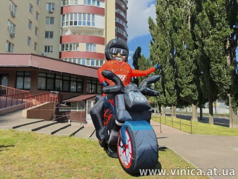 Зовнішня реклама чоловічок надувний 3D копії товарів, персонажів, тварин 3.4 м